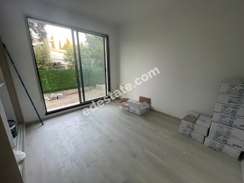 Lefkoşa Gönyeli Bölgesinde BAHÇELİ ZEMİN KAT SATILIK 2+1 SIFIR DAİRELER