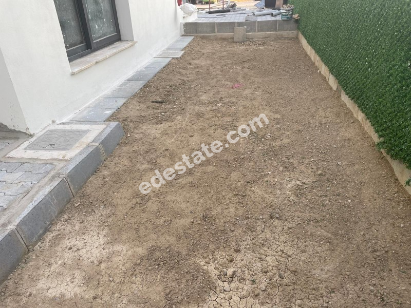Lefkoşa Gönyeli Bölgesinde BAHÇELİ ZEMİN KAT SATILIK 2+1 SIFIR DAİRELER