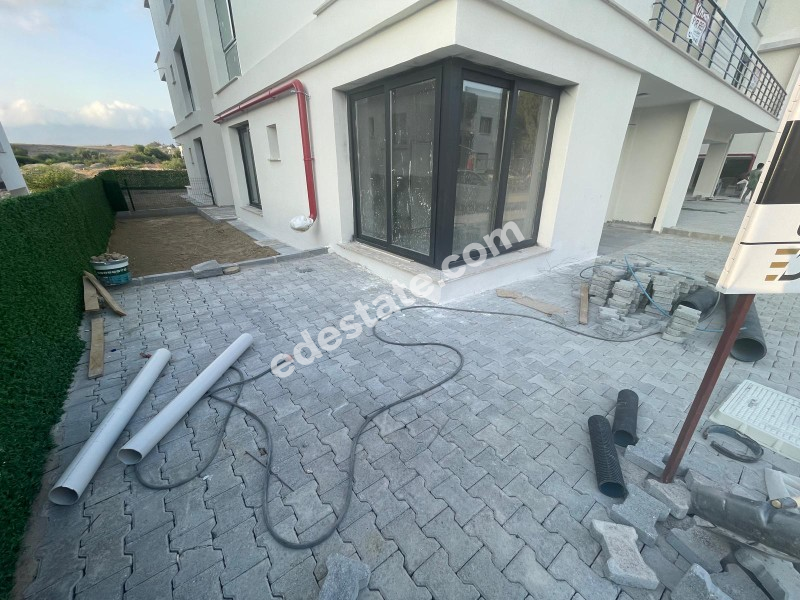 Lefkoşa Gönyeli Bölgesinde BAHÇELİ ZEMİN KAT SATILIK 2+1 SIFIR DAİRELER