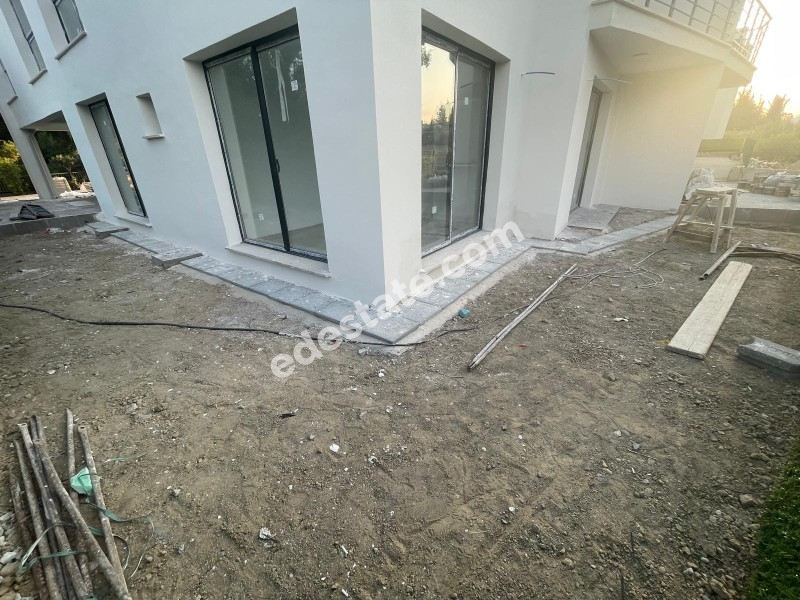 Lefkoşa Gönyeli Bölgesinde BAHÇELİ ZEMİN KAT SATILIK 2+1 SIFIR DAİRELER