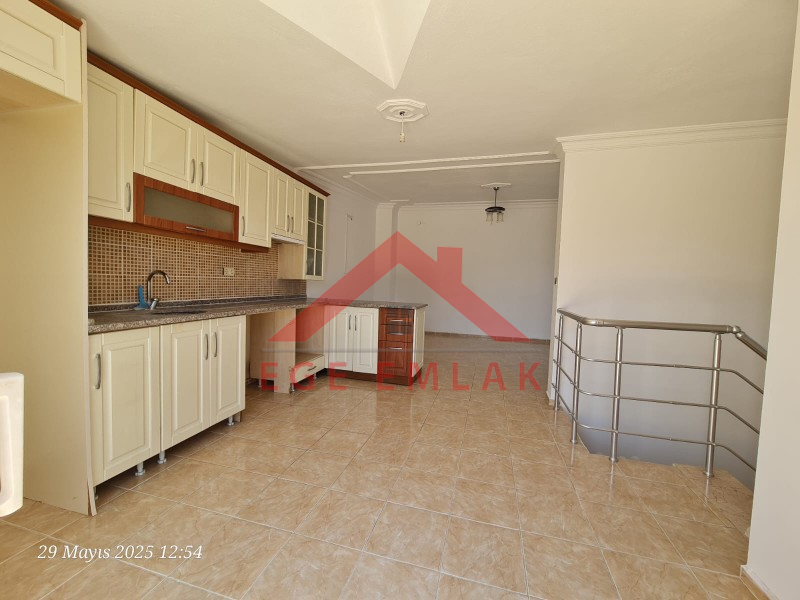 Havuzlu Sitede Satılık 4+1 Dubleks 