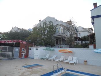 YENİCEDE DENİZ MANZARALI YAZLIK MESKEN