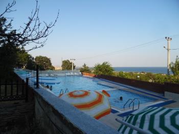 YENİCEDE DENİZ MANZARALI YAZLIK MESKEN