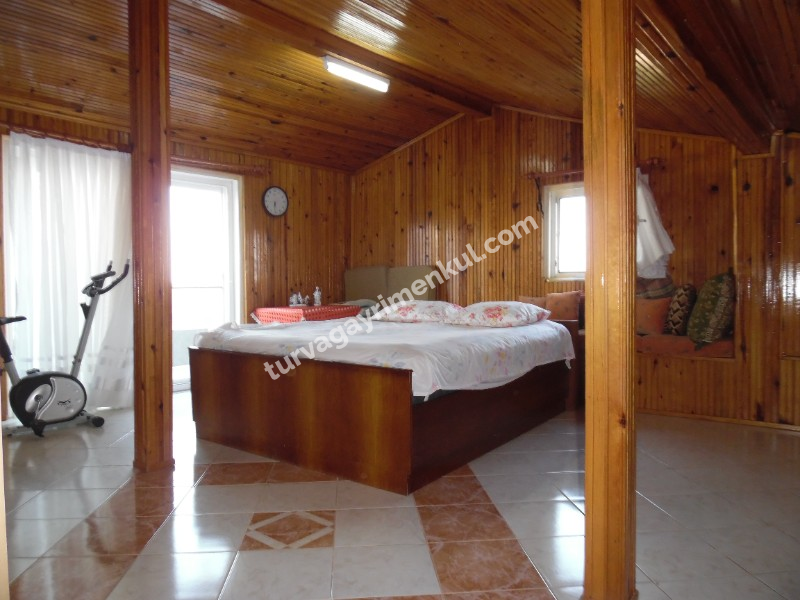 YENİCEDE DENİZ MANZARALI YAZLIK MESKEN