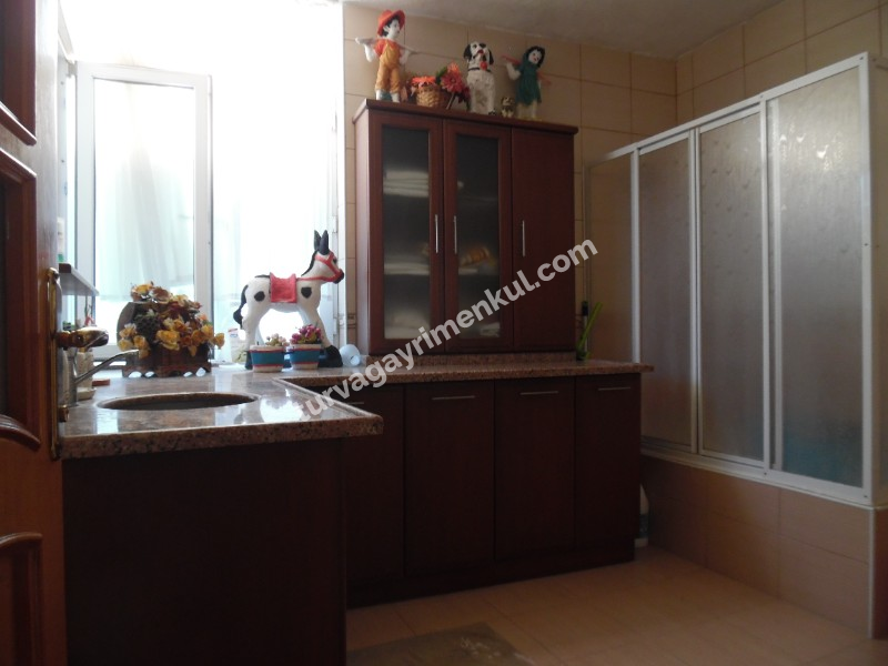 YENİCEDE DENİZ MANZARALI YAZLIK MESKEN