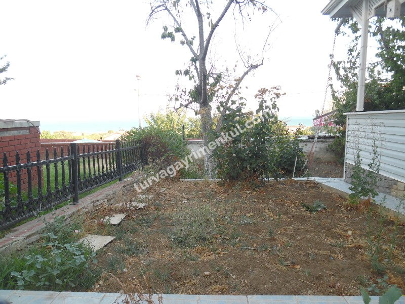 YENİCEDE DENİZ MANZARALI YAZLIK MESKEN