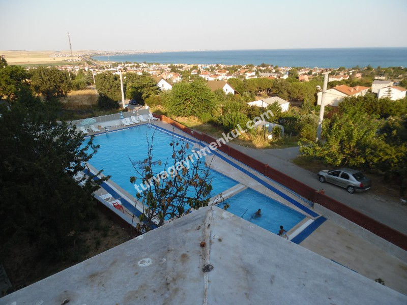 YENİCEDE DENİZ MANZARALI YAZLIK MESKEN