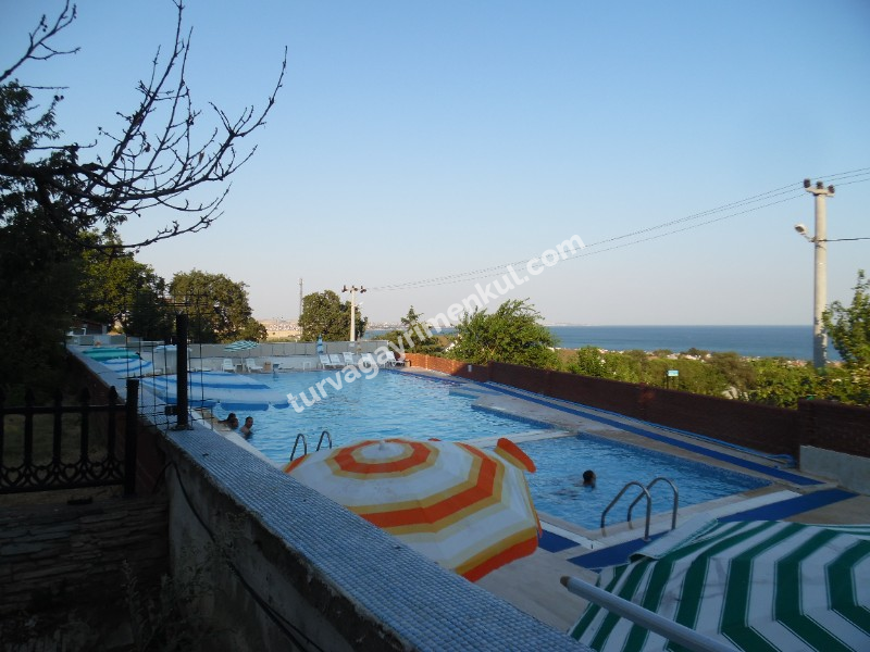 YENİCEDE DENİZ MANZARALI YAZLIK MESKEN