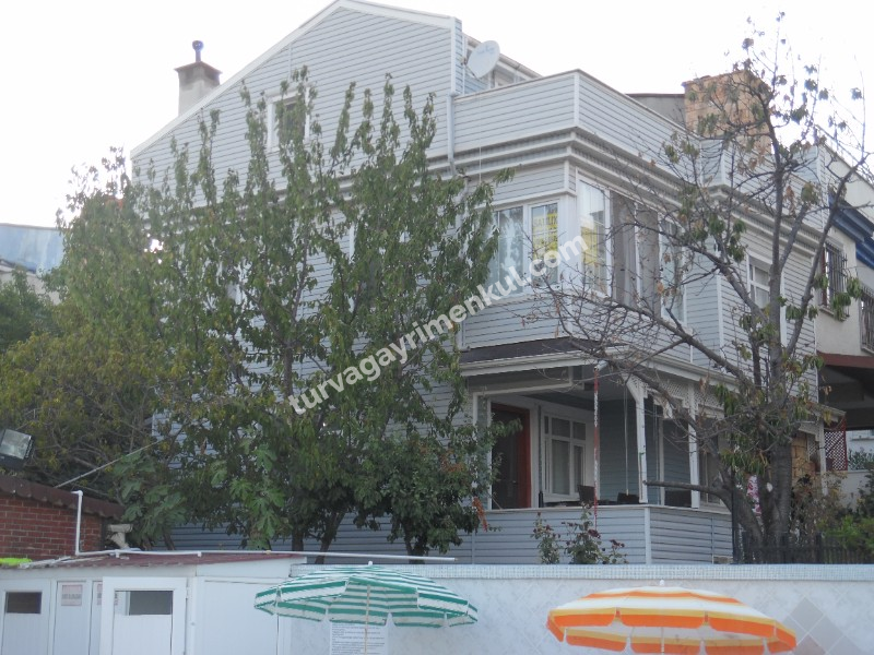 YENİCEDE DENİZ MANZARALI YAZLIK MESKEN