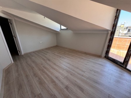 Akşemsettin Metro’ya 10 Dk 4+1 Sıfır Satılık Dubleks