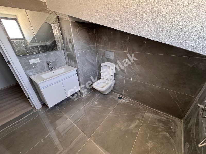 Akşemsettin Metro’ya 10 Dk 4+1 Sıfır Satılık Dubleks