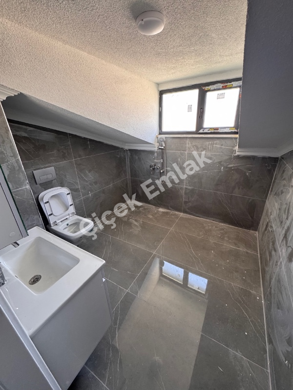 Akşemsettin Metro’ya 10 Dk 4+1 Sıfır Satılık Dubleks