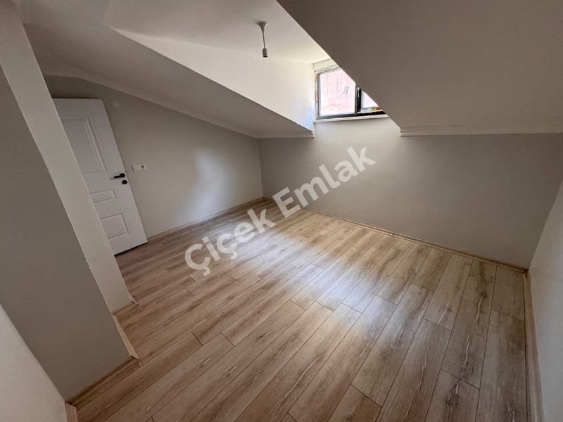 Akşemsettin Metro’ya 10 Dk 4+1 Sıfır Satılık Dubleks