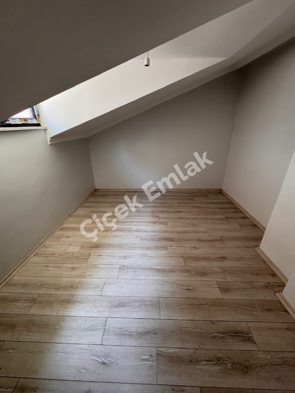 Akşemsettin Metro’ya 10 Dk 4+1 Sıfır Satılık Dubleks