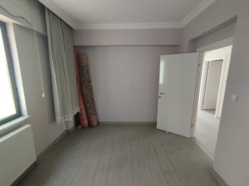 GÜVENAY - ÇORUM ULUKAVAK MAHALLESİ BUHARA OPET CİVARI KİRALIK 3+1 DAİRE