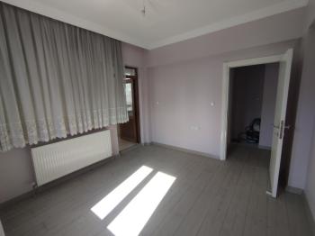GÜVENAY - ÇORUM ULUKAVAK MAHALLESİ BUHARA OPET CİVARI KİRALIK 3+1 DAİRE