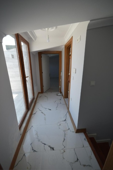 Alibeyköy Çırçır’da Otoparklı Bina’da 3+1 Yüksek Tavan Sıfır Satılık Dubleks 