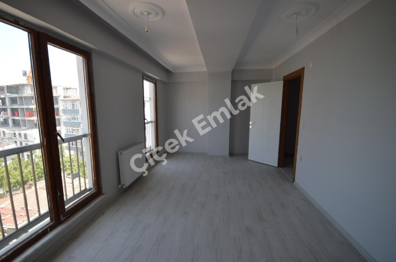 Alibeyköy Çırçır’da Otoparklı Bina’da 3+1 Yüksek Tavan Sıfır Satılık Dubleks 