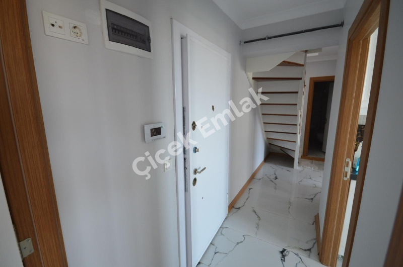 Alibeyköy Çırçır’da Otoparklı Bina’da 3+1 Yüksek Tavan Sıfır Satılık Dubleks 