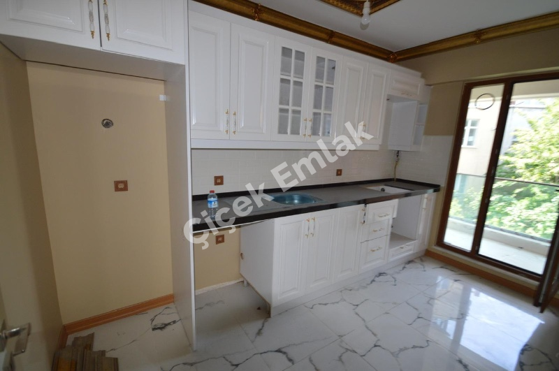 Alibeyköy Çırçır’da Otoparklı 5+1 Lüks Satılık Dubleks