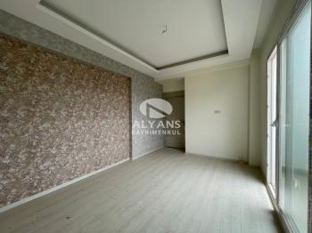 ALYANS'TAN DENİZE YÜRÜME MESAFESİNDE FULL SOSYAL ALANLI 2+1