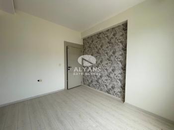 ALYANS'TAN DENİZE YÜRÜME MESAFESİNDE FULL SOSYAL ALANLI 2+1