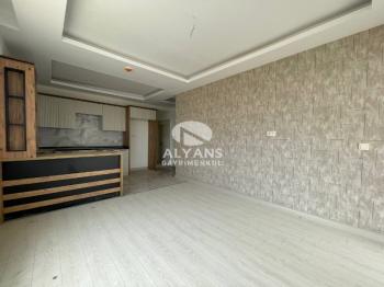 ALYANS'TAN DENİZE YÜRÜME MESAFESİNDE FULL SOSYAL ALANLI 2+1