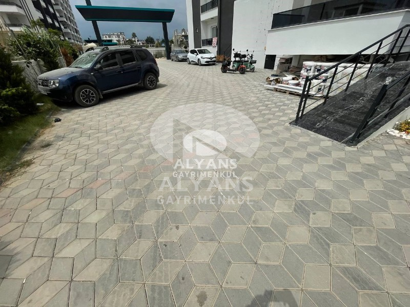 ALYANS'TAN DENİZE YÜRÜME MESAFESİNDE FULL SOSYAL ALANLI 2+1