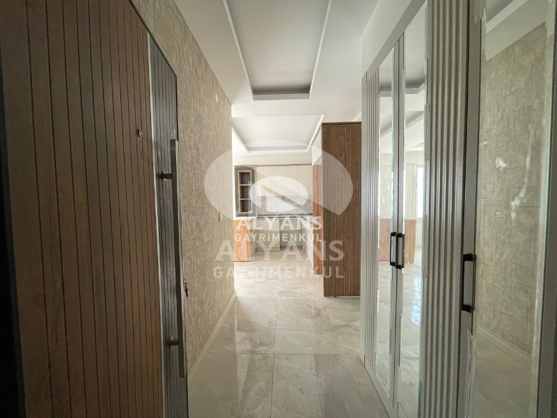 ALYANS'TAN DENİZE YÜRÜME MESAFESİNDE FULL SOSYAL ALANLI 2+1