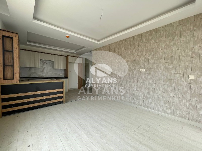 ALYANS'TAN DENİZE YÜRÜME MESAFESİNDE FULL SOSYAL ALANLI 2+1