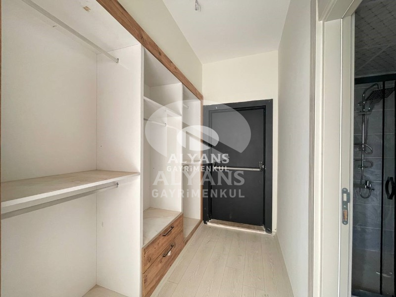ALYANS'TAN DENİZE YÜRÜME MESAFESİNDE FULL SOSYAL ALANLI 2+1