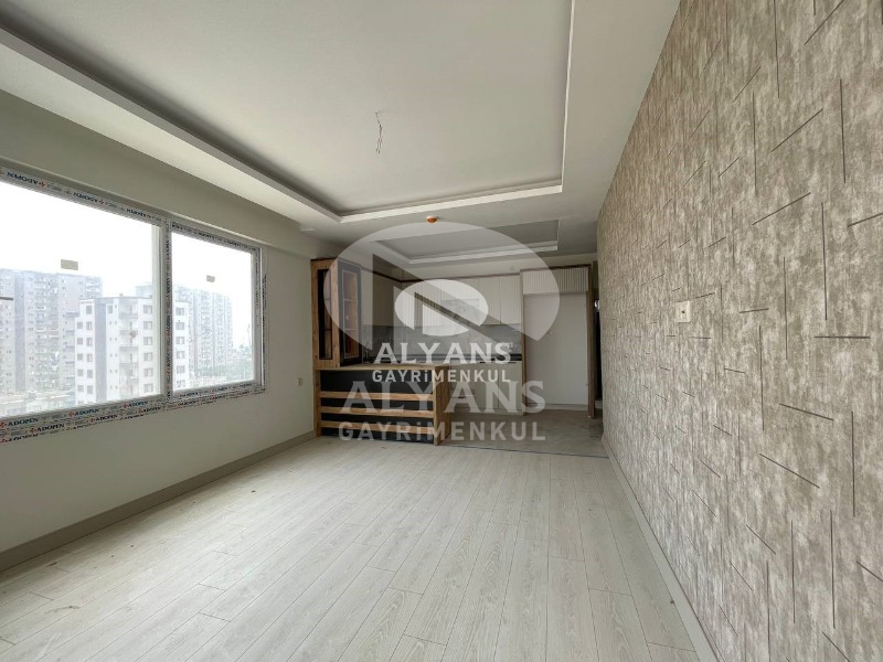 ALYANS'TAN DENİZE YÜRÜME MESAFESİNDE FULL SOSYAL ALANLI 2+1
