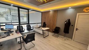 Güvenay - Çorum Galericiler Sitesi'nde Eşyaları İle Hazır Kurulu Kiralık Dükkan 