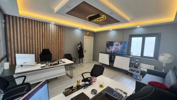 Güvenay - Çorum Galericiler Sitesi'nde Eşyaları İle Hazır Kurulu Kiralık Dükkan 