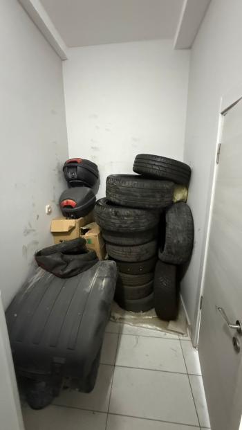 Güvenay - Çorum Galericiler Sitesi'nde Eşyaları İle Hazır Kurulu Kiralık Dükkan 