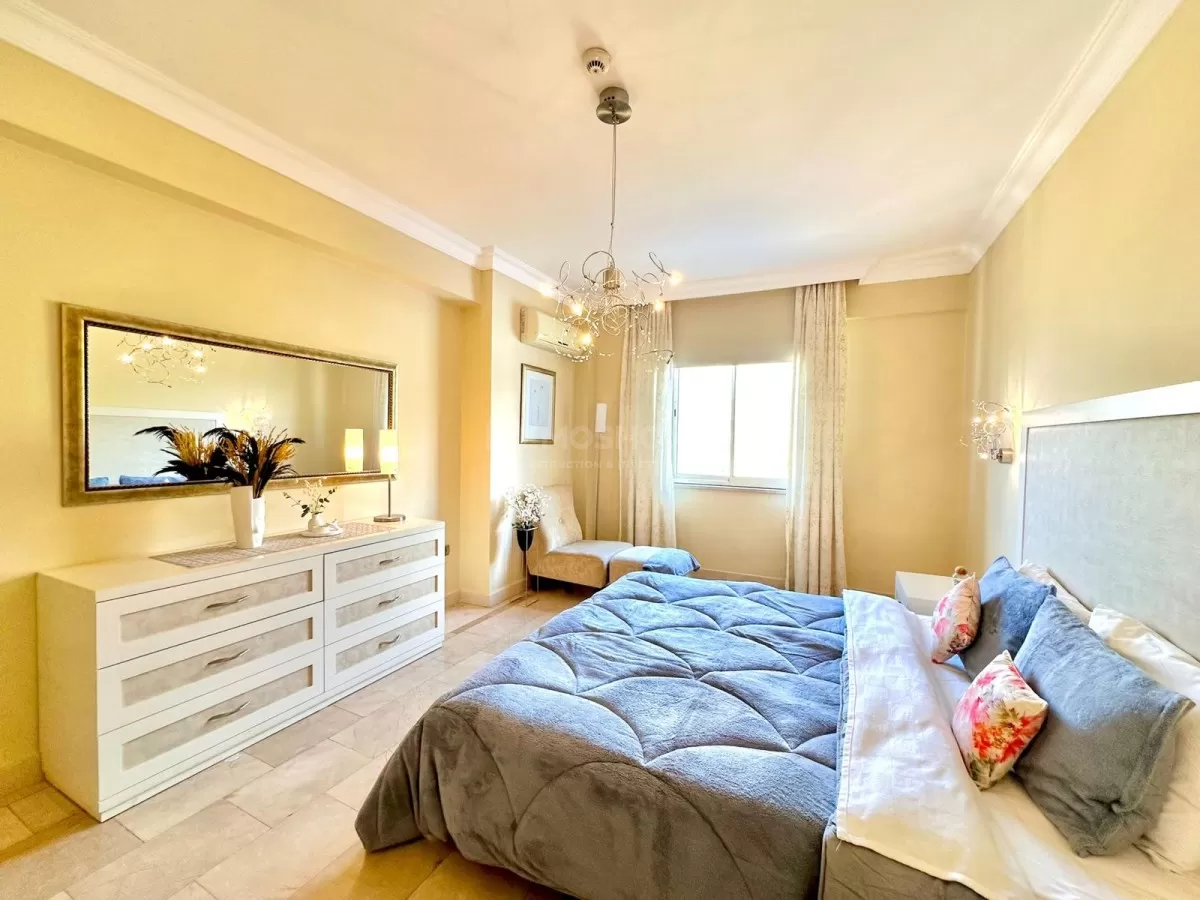Luxuswohnung im Gold City Komplex