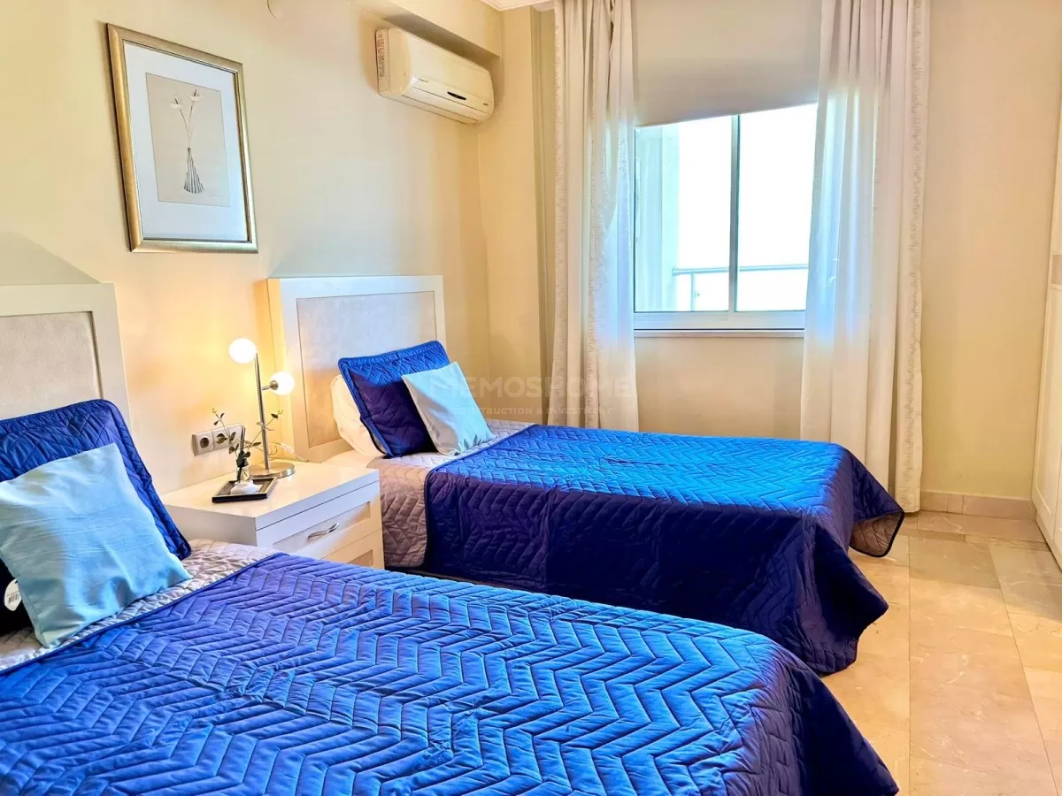 Luxuswohnung im Gold City Komplex