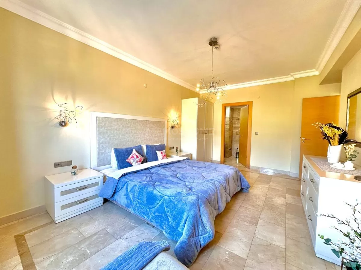 Luxuswohnung im Gold City Komplex