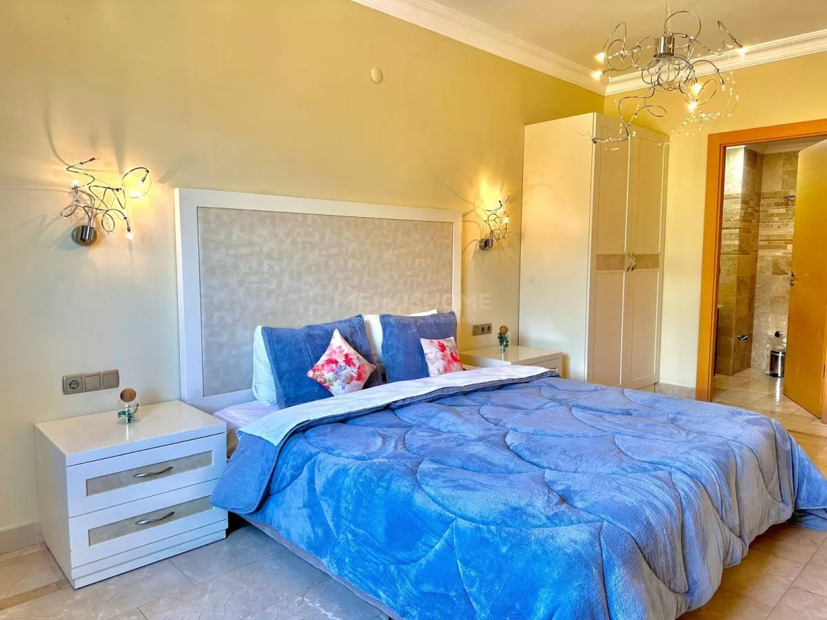 Luxuswohnung im Gold City Komplex