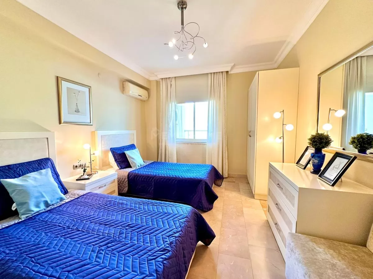 Luxuswohnung im Gold City Komplex