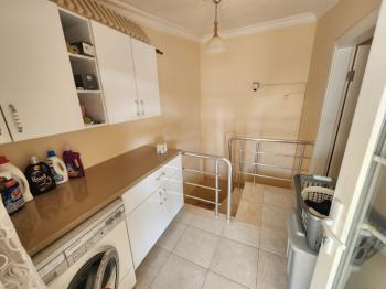 EFELER MAHALLESİ'NDE HAVUZLU 3+1 GENİŞ SATILIK VİLLA