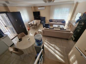 EFELER MAHALLESİ'NDE HAVUZLU 3+1 GENİŞ SATILIK VİLLA