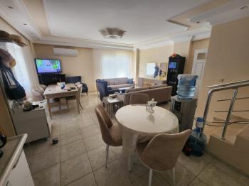 EFELER MAHALLESİ'NDE HAVUZLU 3+1 GENİŞ SATILIK VİLLA