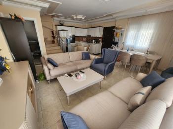 EFELER MAHALLESİ'NDE HAVUZLU 3+1 GENİŞ SATILIK VİLLA