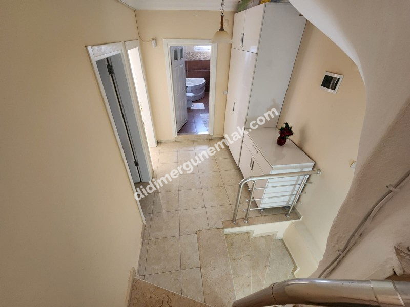 EFELER MAHALLESİ'NDE HAVUZLU 3+1 GENİŞ SATILIK VİLLA