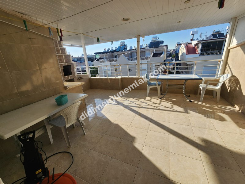 EFELER MAHALLESİ'NDE HAVUZLU 3+1 GENİŞ SATILIK VİLLA