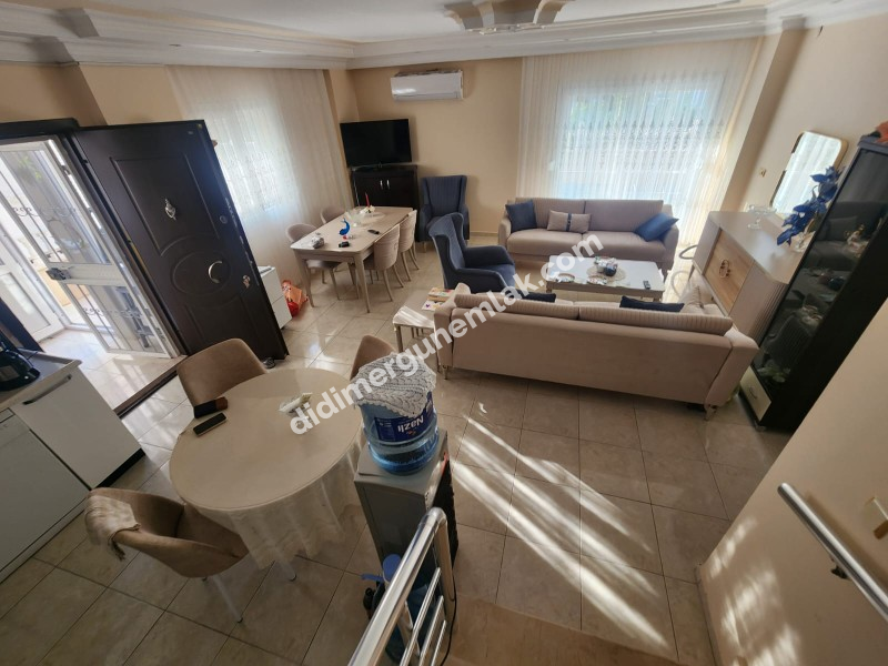 EFELER MAHALLESİ'NDE HAVUZLU 3+1 GENİŞ SATILIK VİLLA