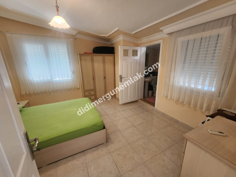 EFELER MAHALLESİ'NDE HAVUZLU 3+1 GENİŞ SATILIK VİLLA