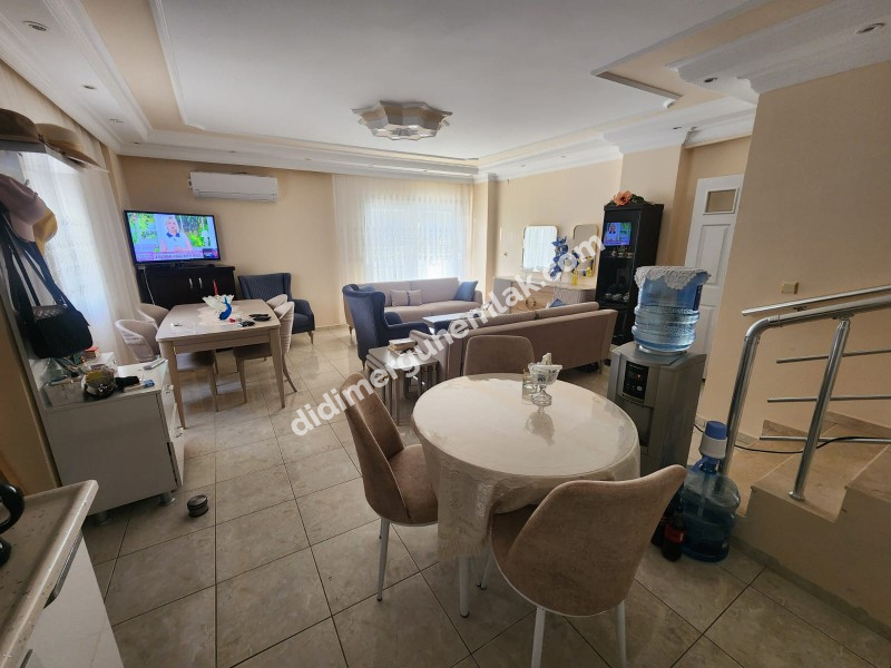 EFELER MAHALLESİ'NDE HAVUZLU 3+1 GENİŞ SATILIK VİLLA