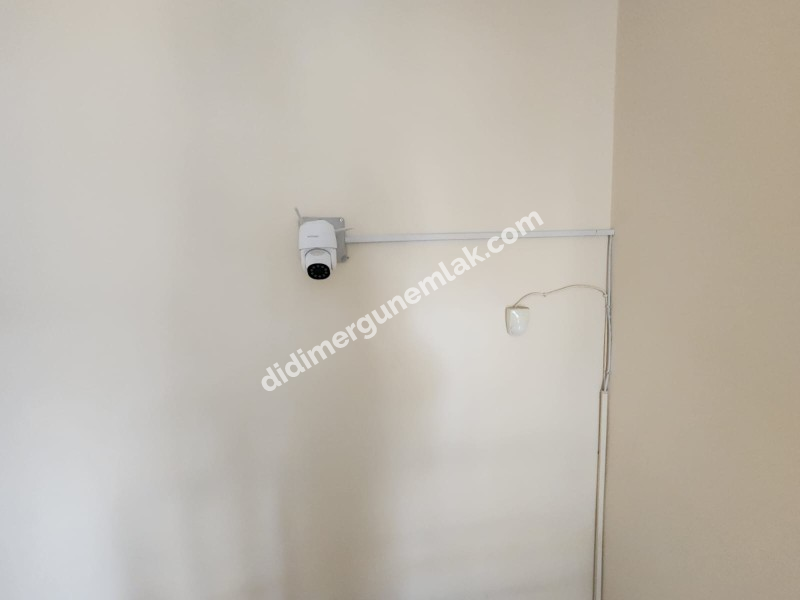 EFELER MAHALLESİ'NDE HAVUZLU 3+1 GENİŞ SATILIK VİLLA